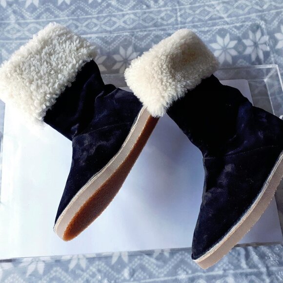 NWT Stuart Weitzman black suede shearling bootie - Picture 5 of 9